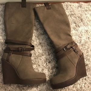 Brand new platform boots size 8